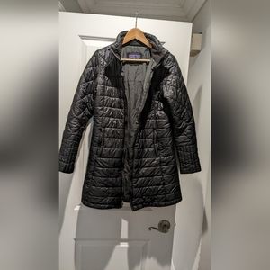 Patagonia Black Down mid-length coat Size M